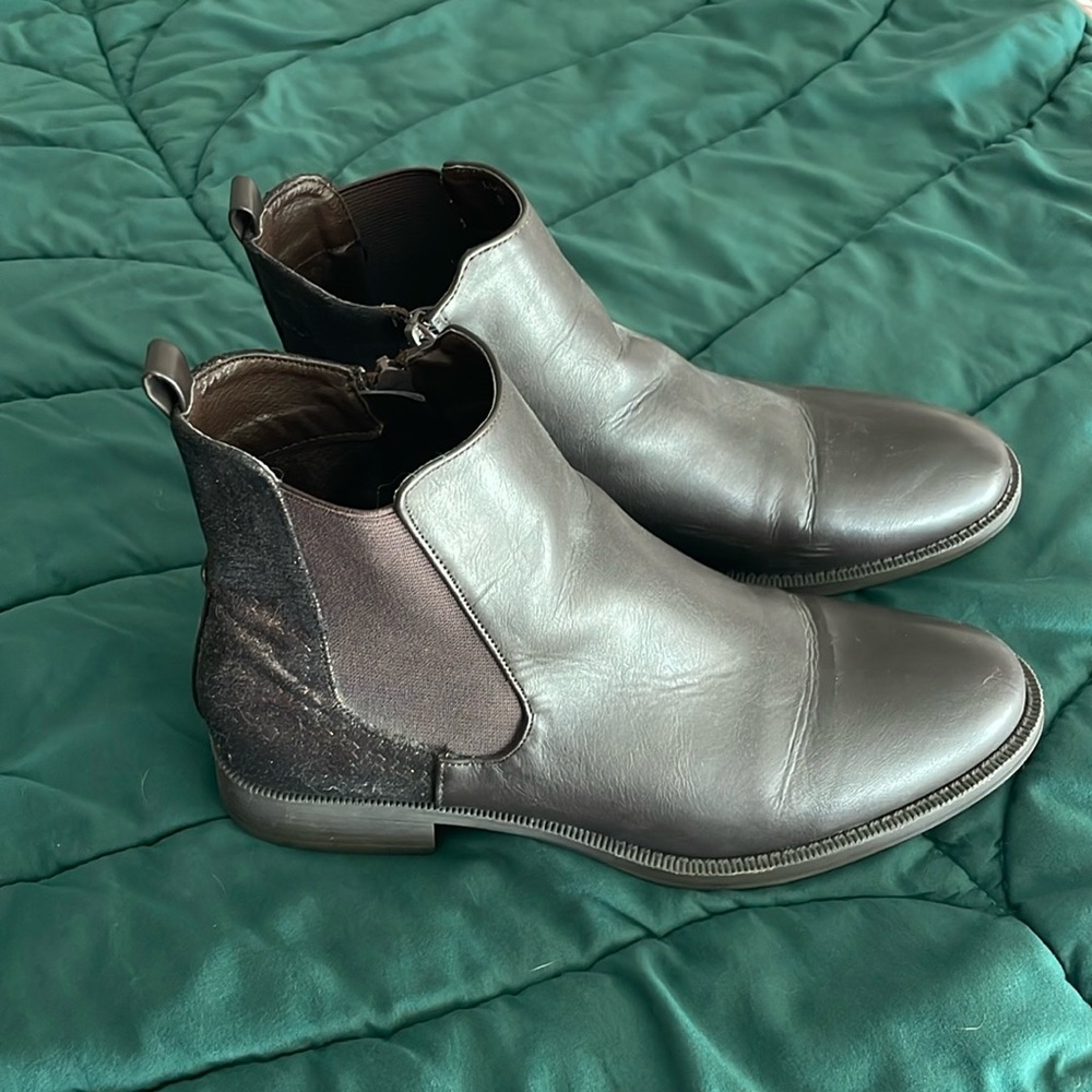 GC Shoes Lori Chelsea Booties Brown Size 8